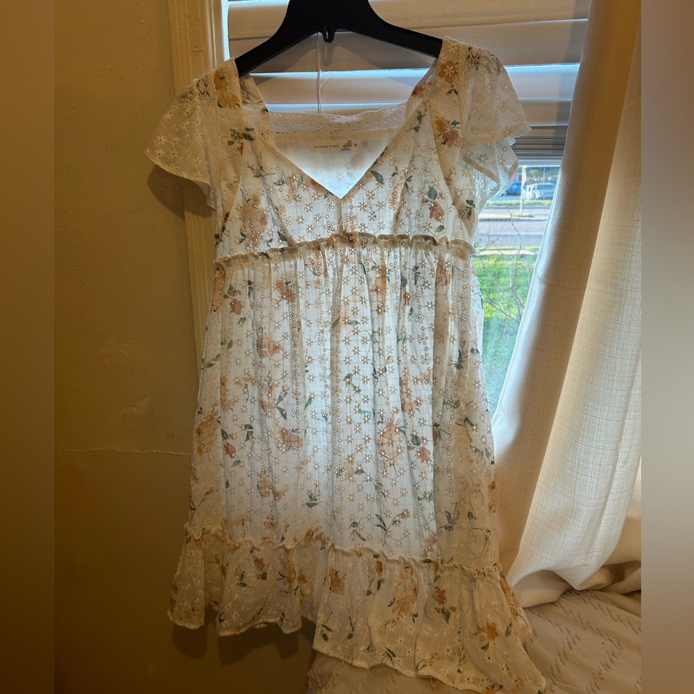 CUTE SUMMER SUNDRESS NEVER WORN BRAND NEW